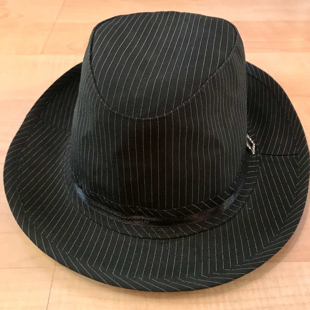 Stripped hat with rhinestone buckle